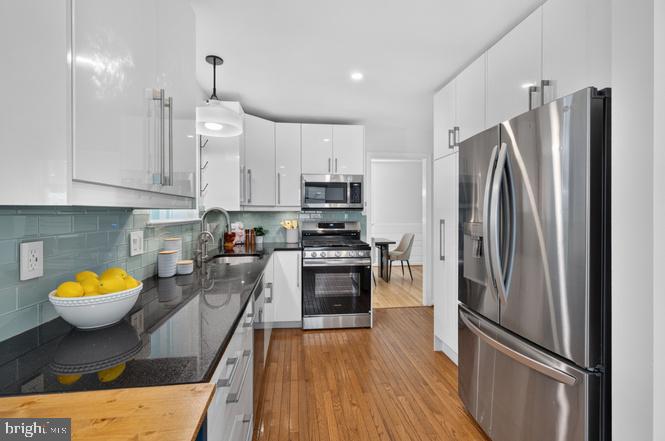 4 CEDAR AVENUE