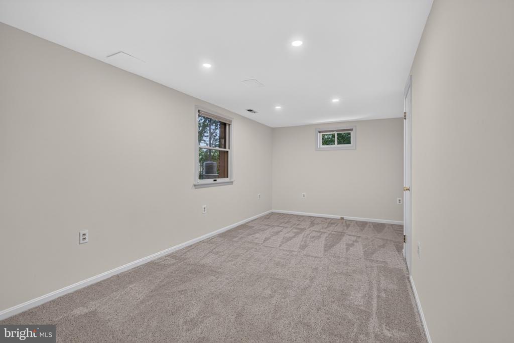 4 CEDAR AVENUE