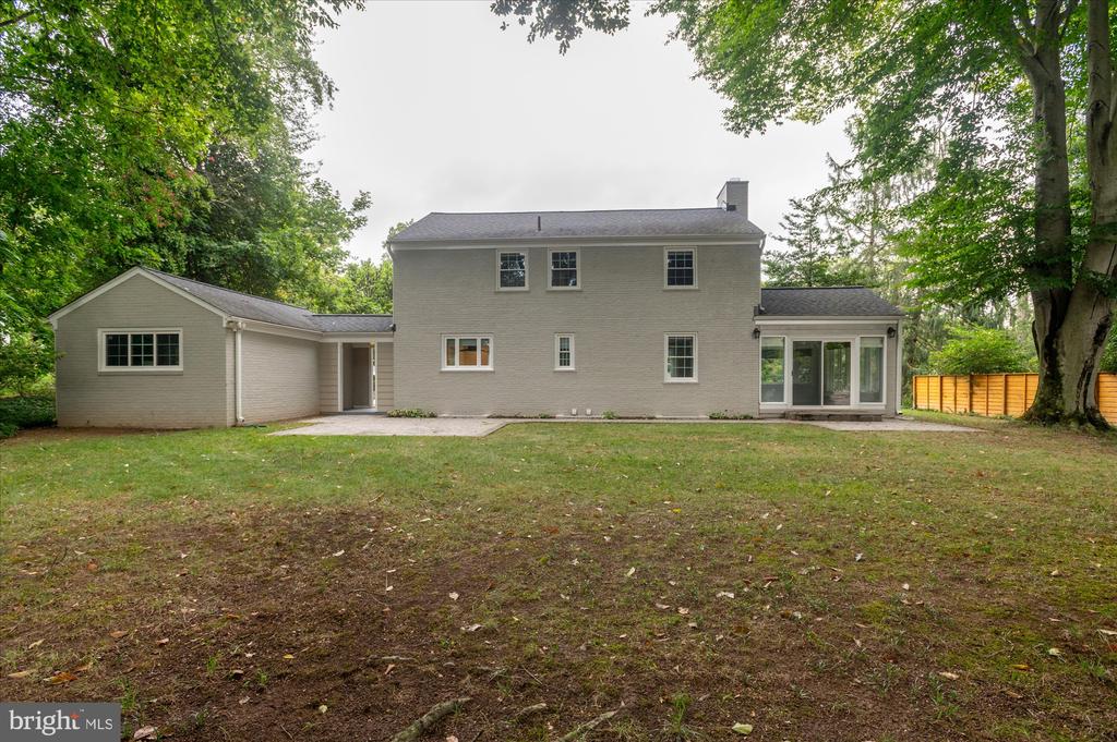 9616 W BEXHILL DRIVE