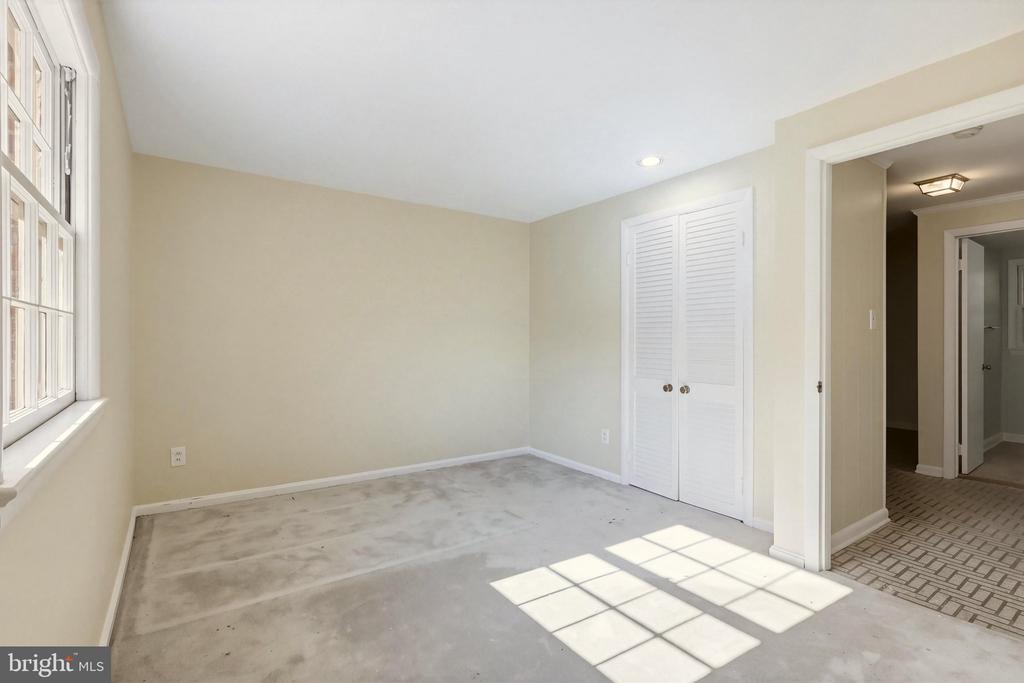 5823 OGDEN COURT
