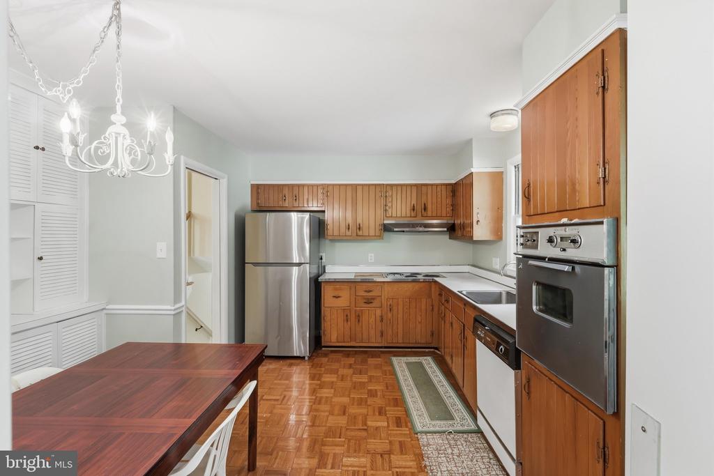 5823 OGDEN COURT