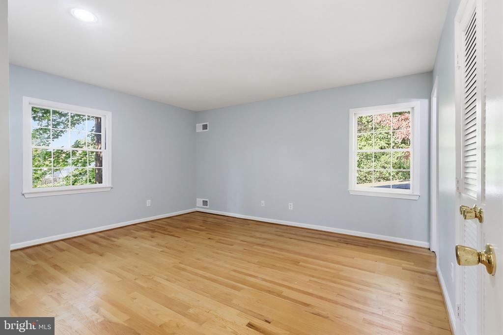 5823 OGDEN COURT