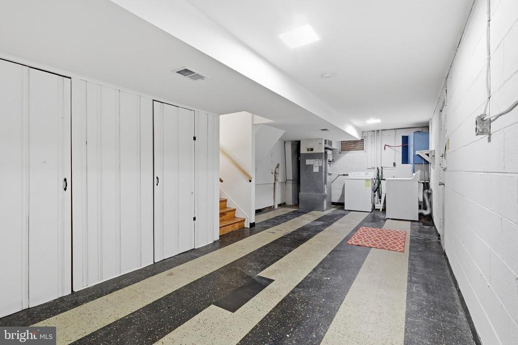 5823 OGDEN COURT
