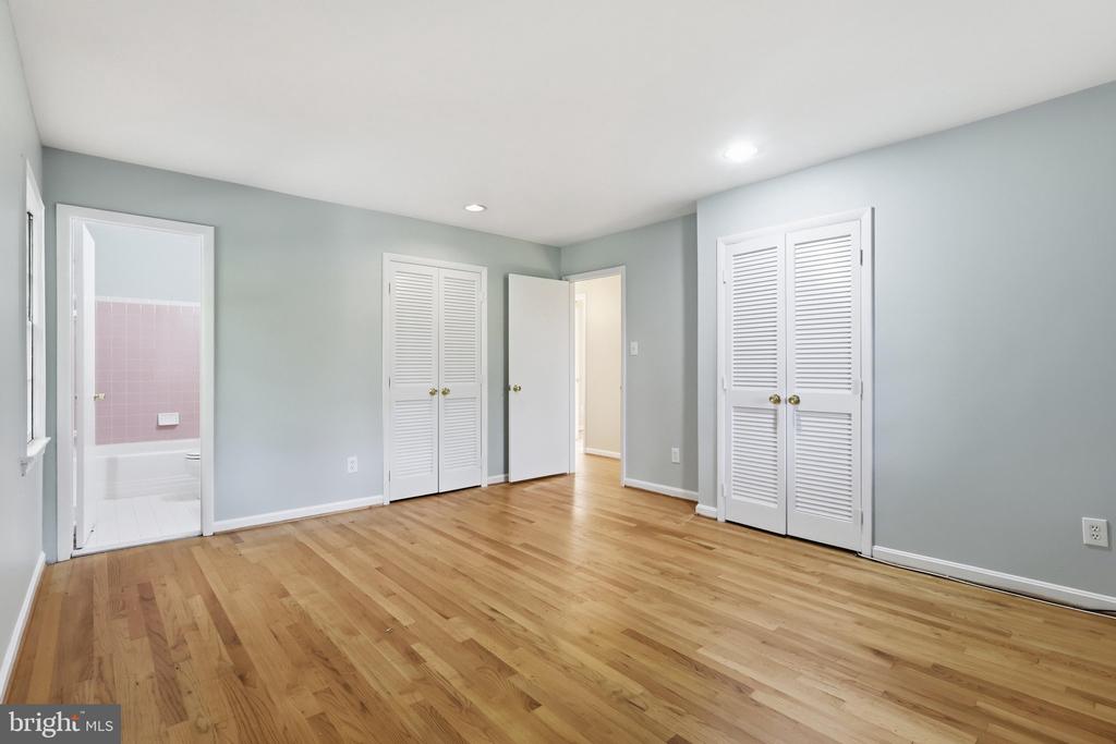 5823 OGDEN COURT