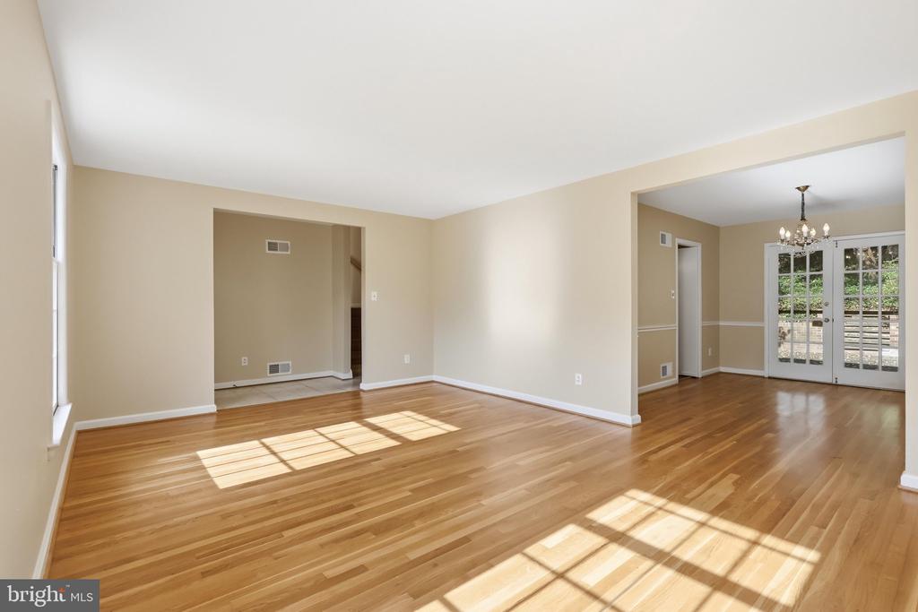 5823 OGDEN COURT