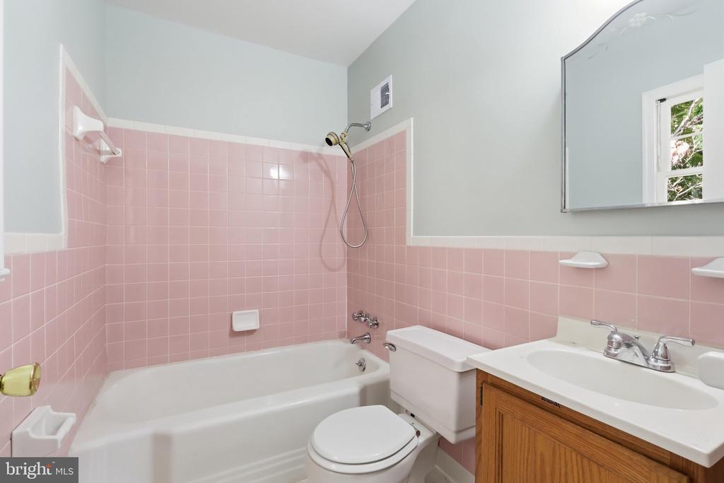 5823 OGDEN COURT