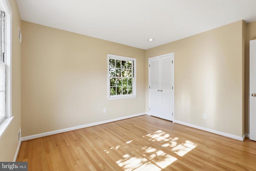 5823 OGDEN COURT