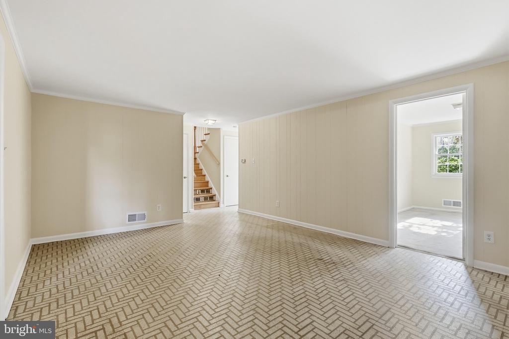 5823 OGDEN COURT