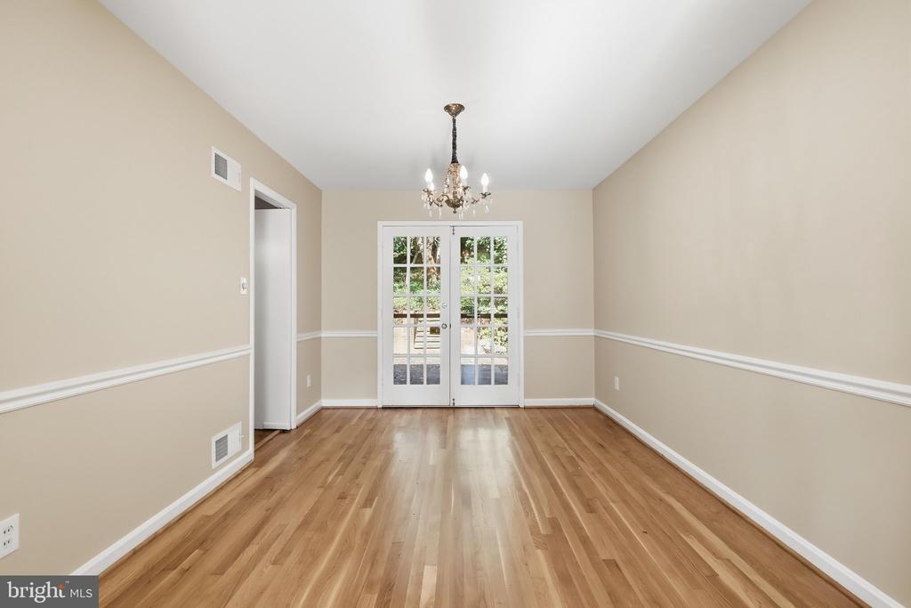 5823 OGDEN COURT