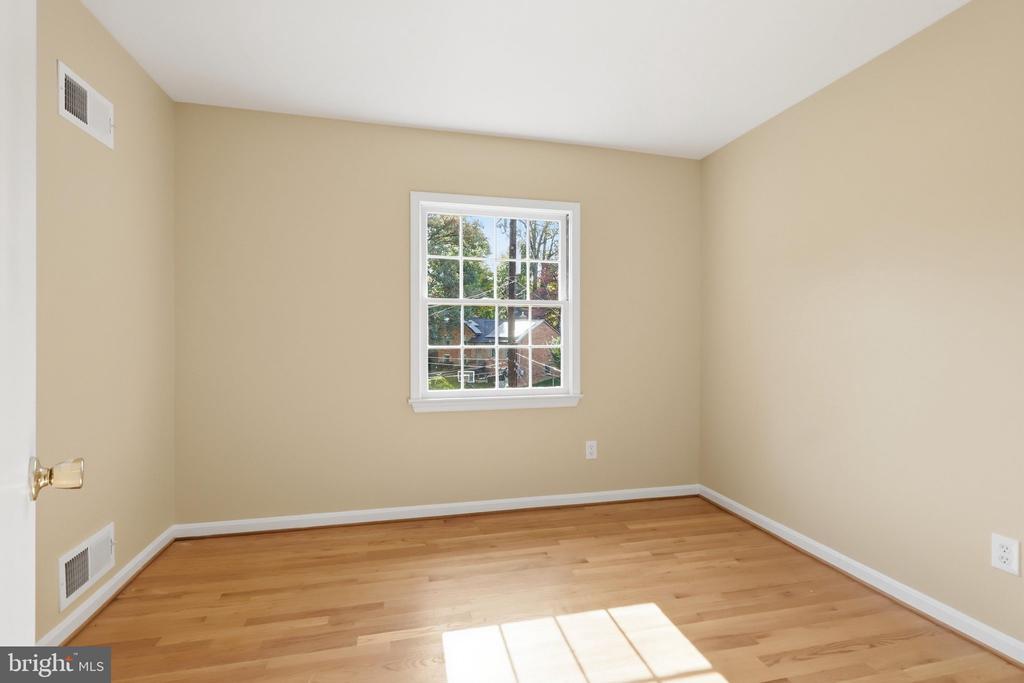 5823 OGDEN COURT