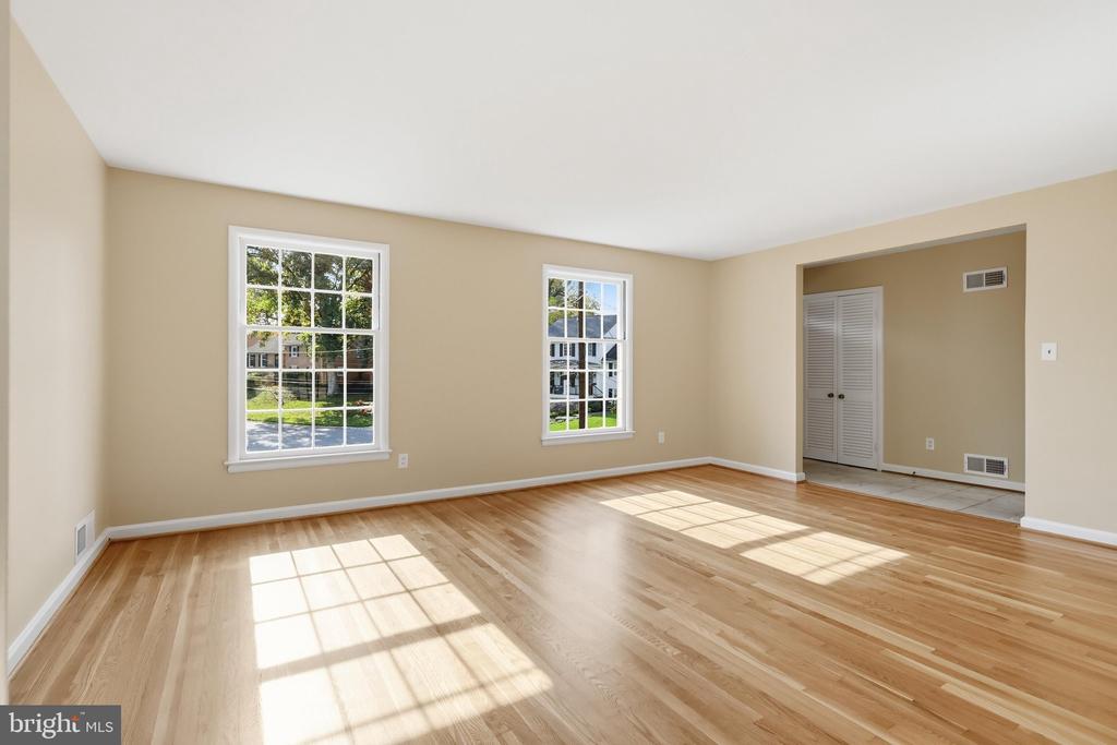 5823 OGDEN COURT