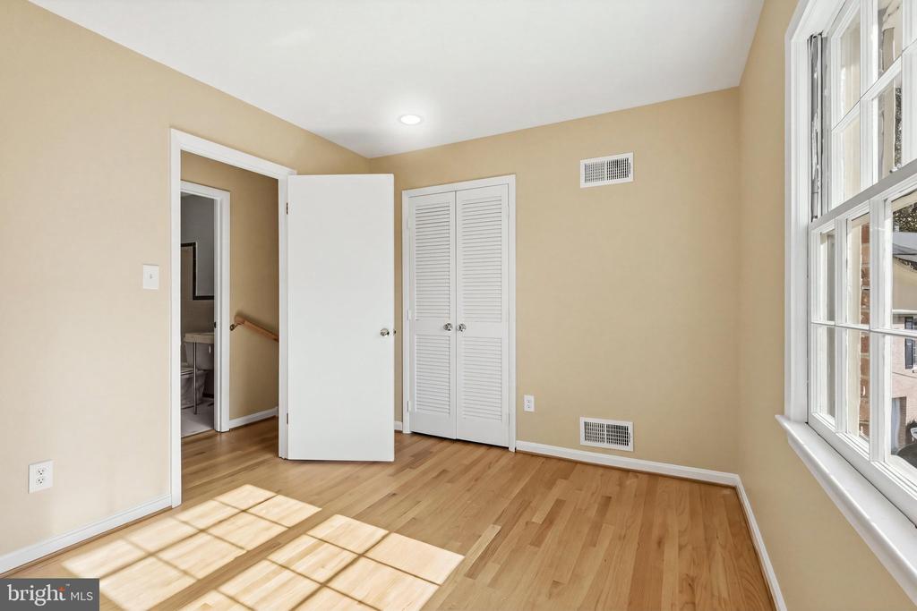 5823 OGDEN COURT
