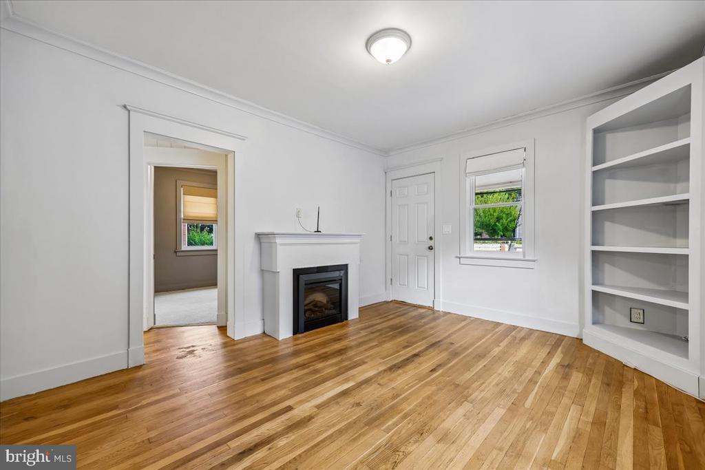 427 MCARTHUR DRIVE