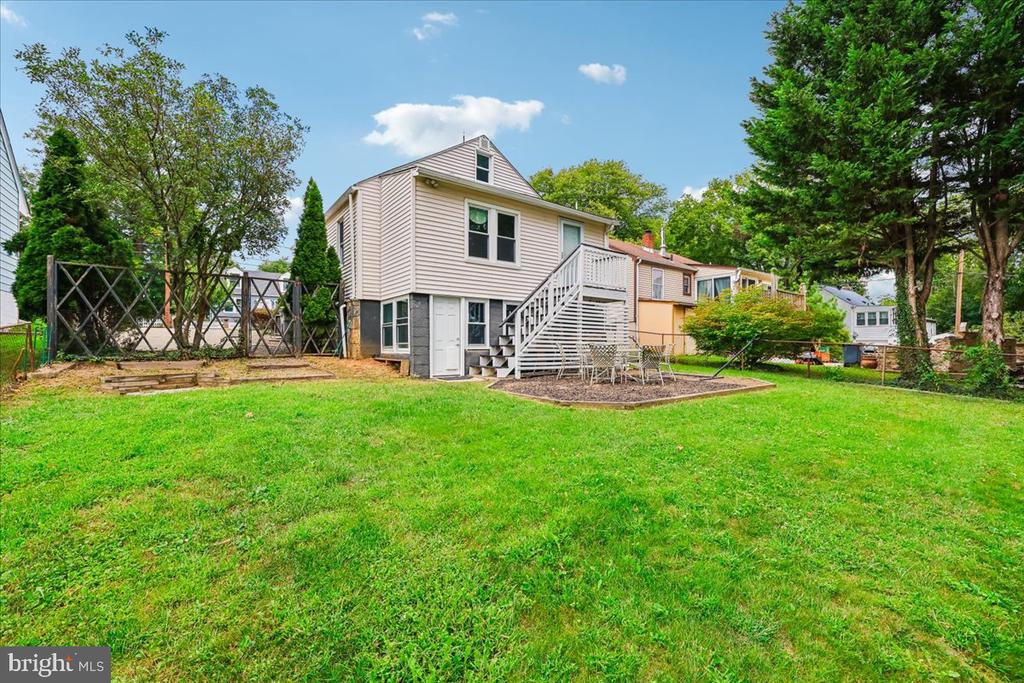 427 MCARTHUR DRIVE
