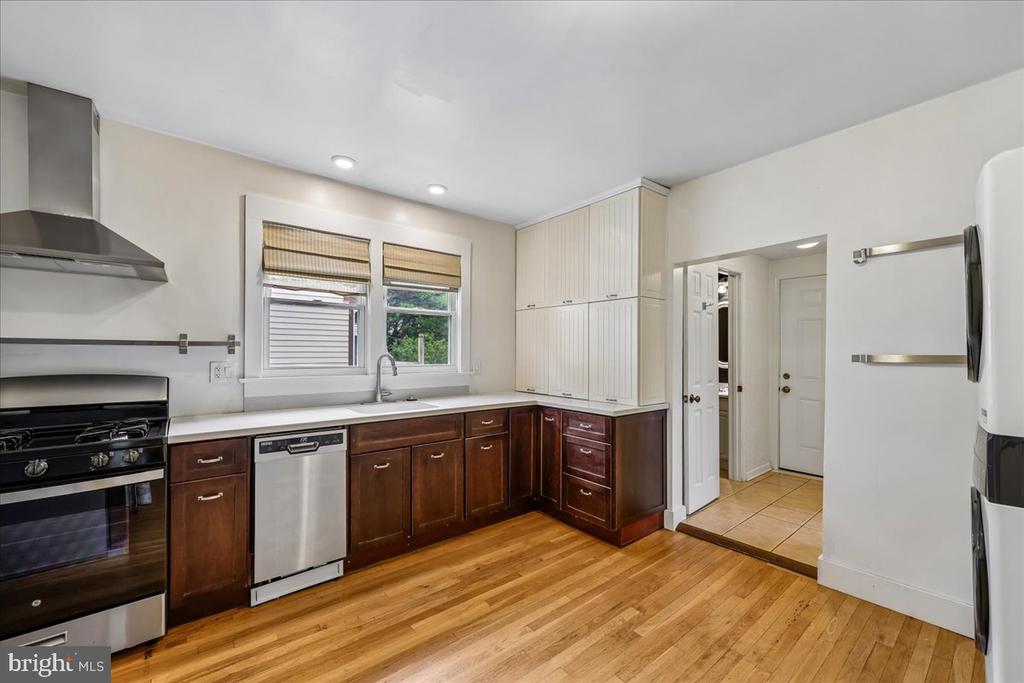 427 MCARTHUR DRIVE