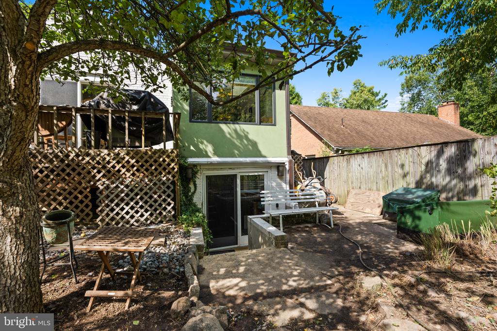 5609 BELMONT AVENUE