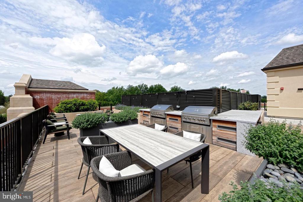 8551 CONNECTICUT AVENUE Unit: 207