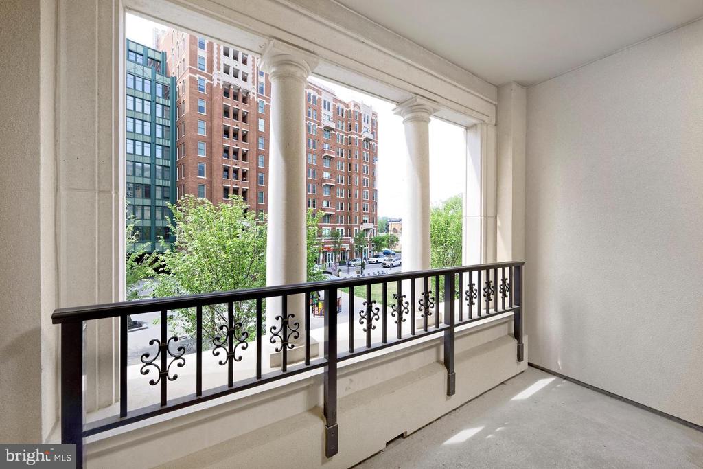 8551 CONNECTICUT AVENUE Unit: 207