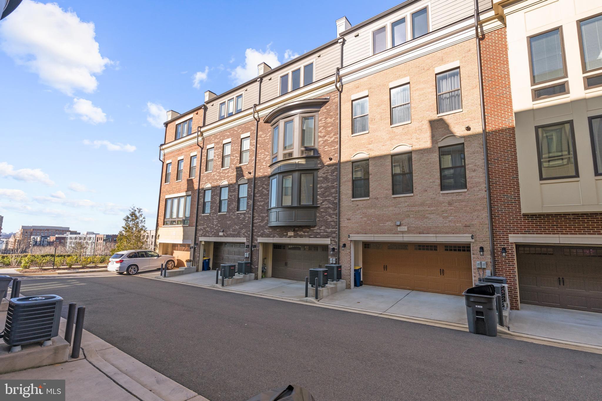504 RIVERSAIL LANE