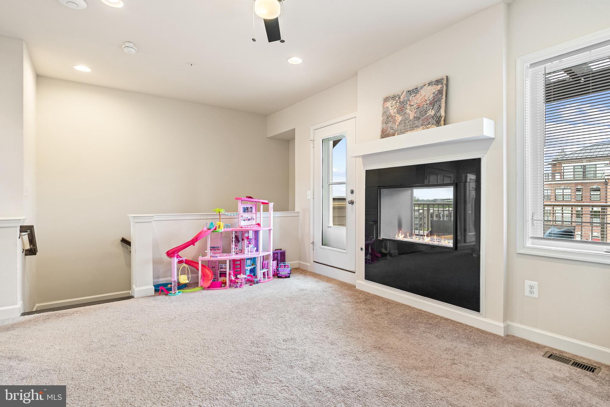 504 RIVERSAIL LANE