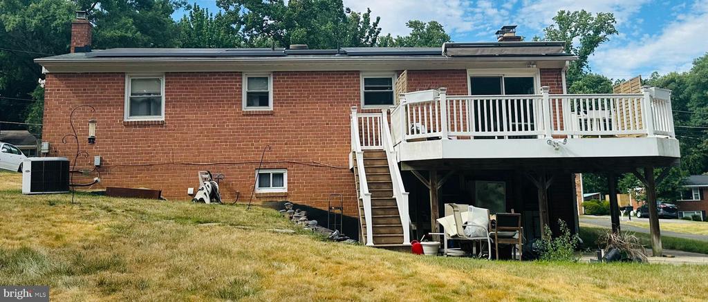 12 ARTHUR DRIVE W