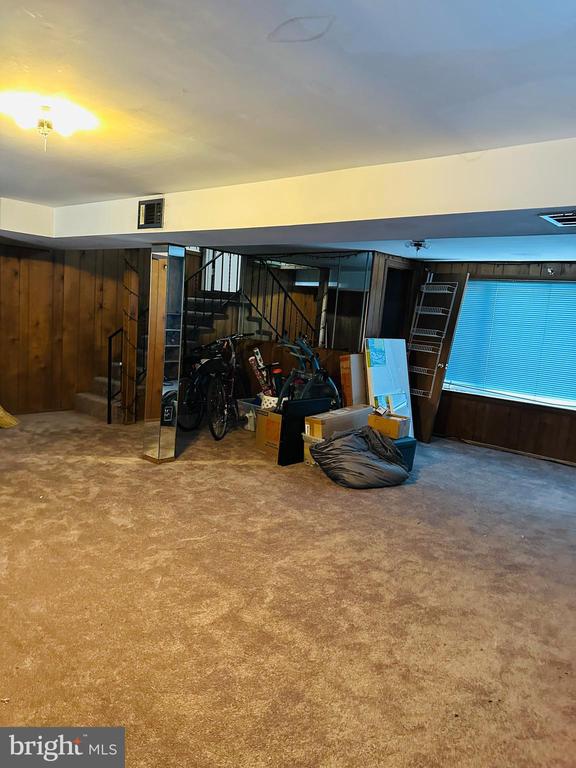 12 ARTHUR DRIVE W