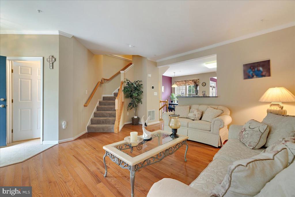 7416 SERENADE CIRCLE