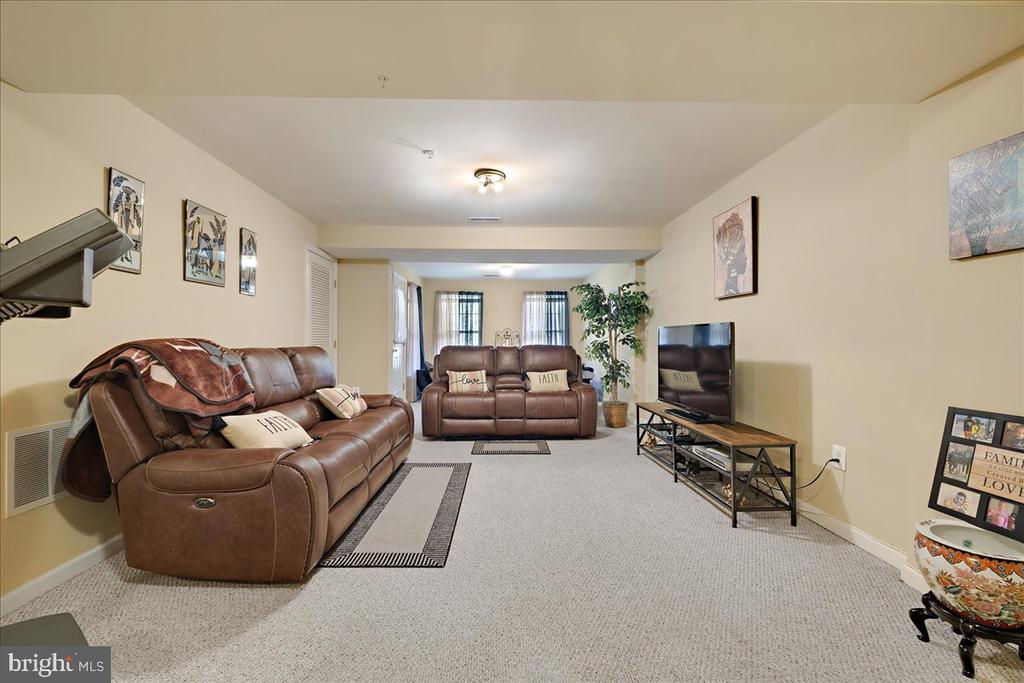 7416 SERENADE CIRCLE