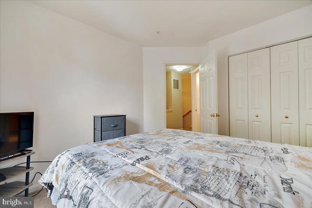 7416 SERENADE CIRCLE