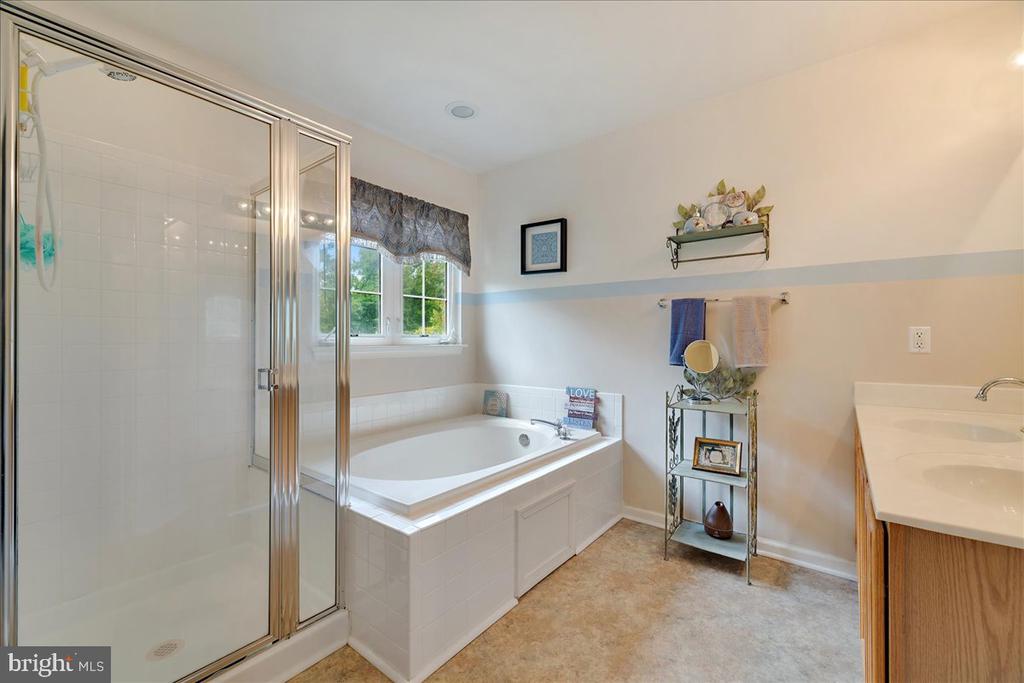 7416 SERENADE CIRCLE