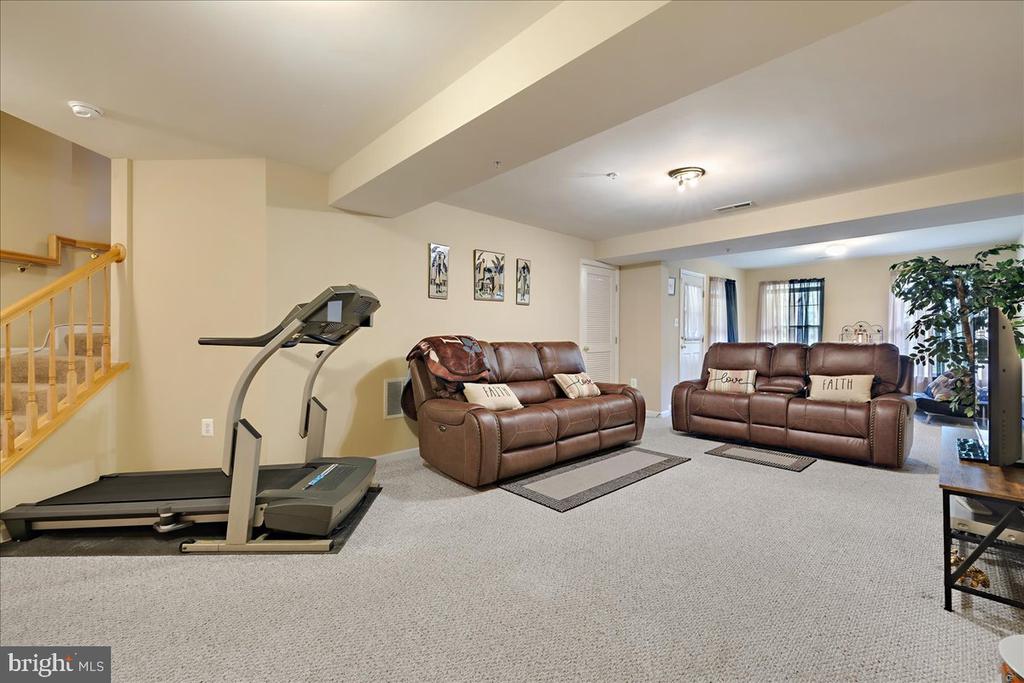 7416 SERENADE CIRCLE