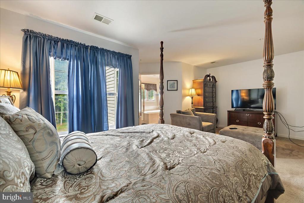 7416 SERENADE CIRCLE