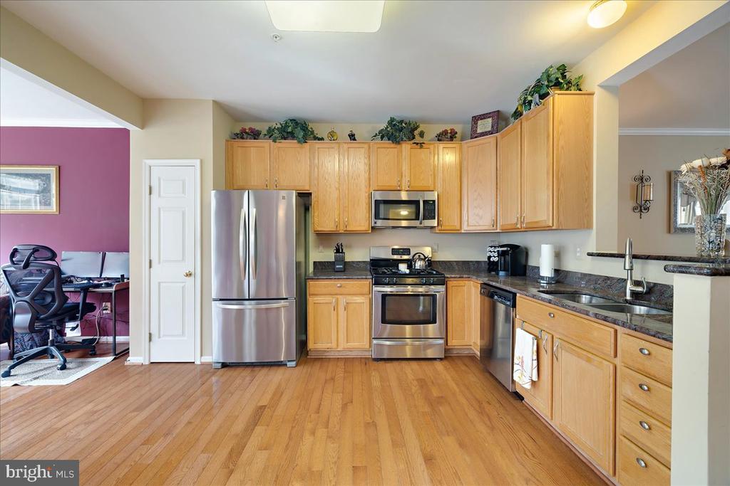 7416 SERENADE CIRCLE