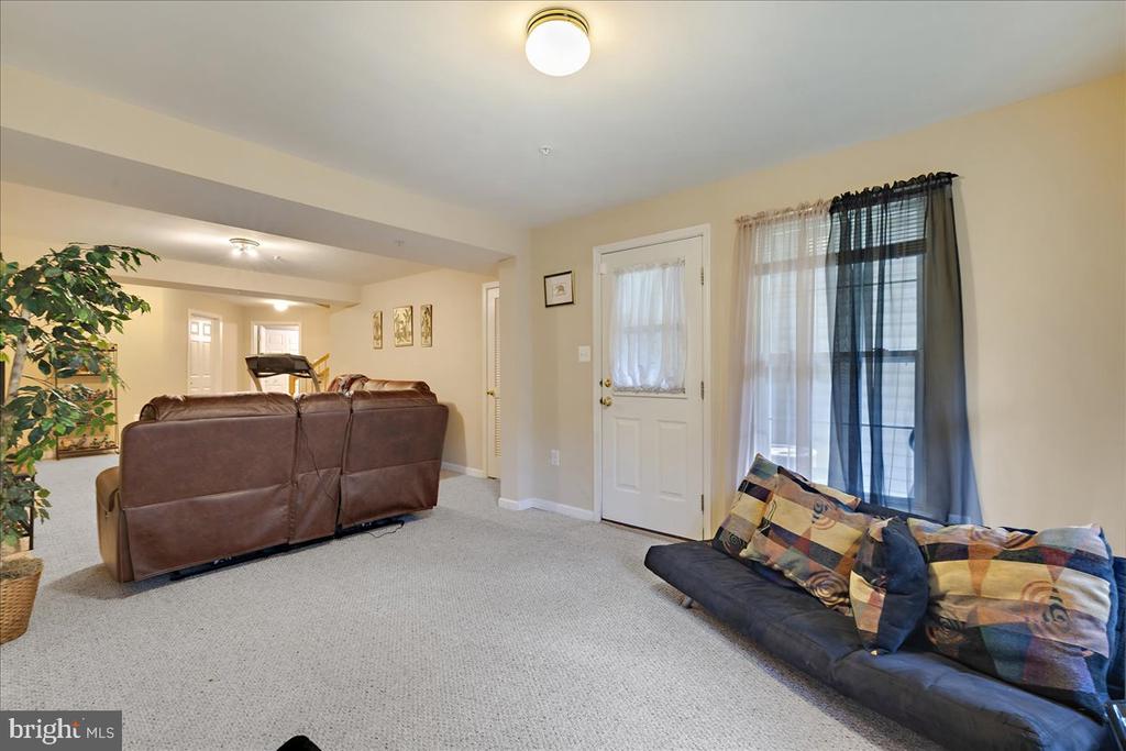 7416 SERENADE CIRCLE