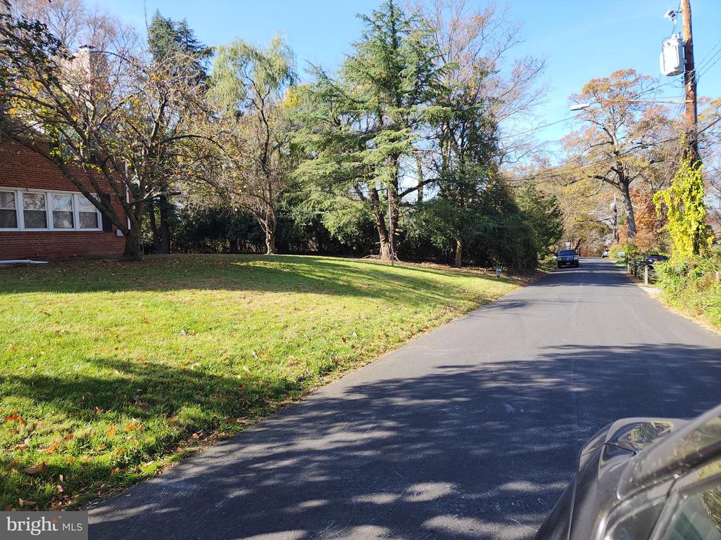 1019 BROADVIEW ROAD