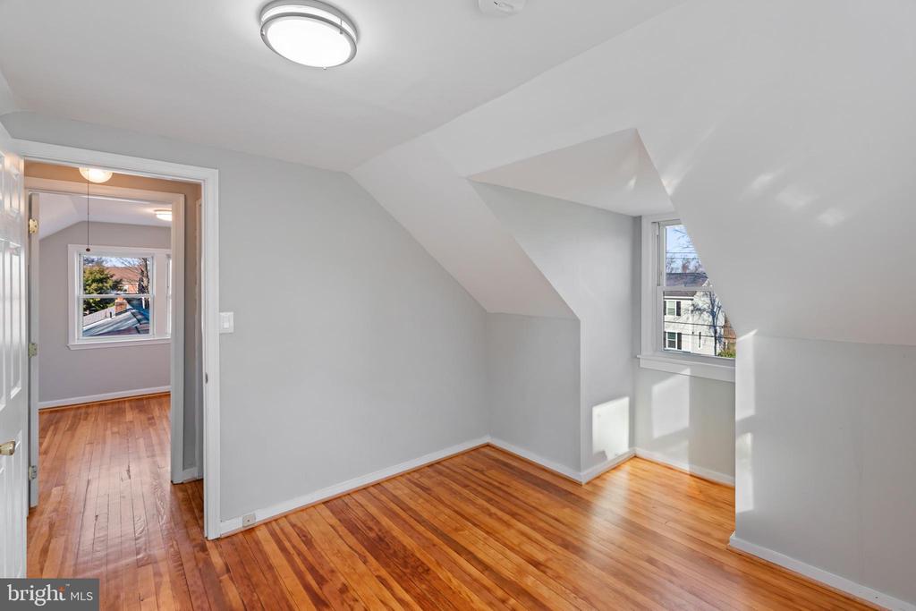 5807 SEMINOLE STREET