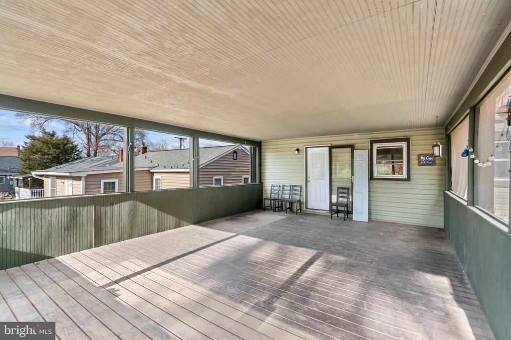 5807 SEMINOLE STREET