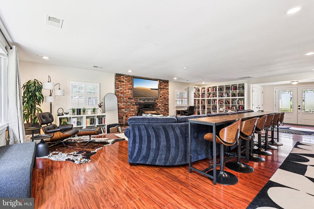 2412 PANTHER LANE