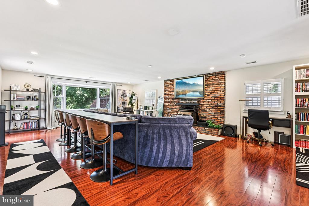 2412 PANTHER LANE