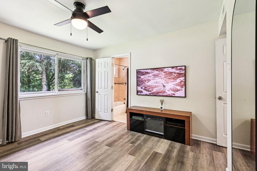 2412 PANTHER LANE