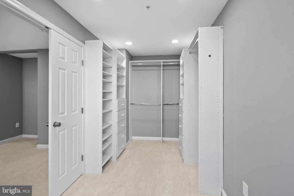 542 WILSON BRIDGE DRIVE 6743 B2