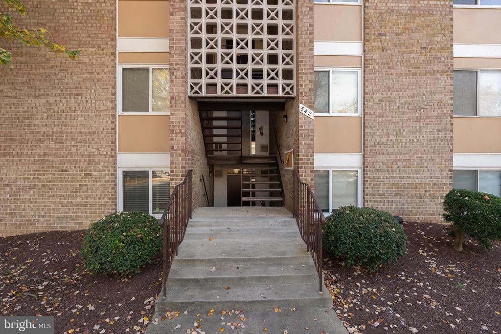 542 WILSON BRIDGE DRIVE 6743 B2