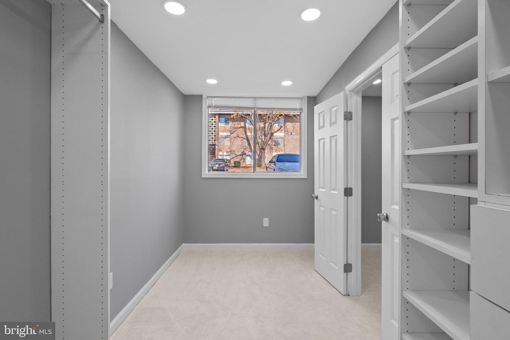 542 WILSON BRIDGE DRIVE 6743 B2