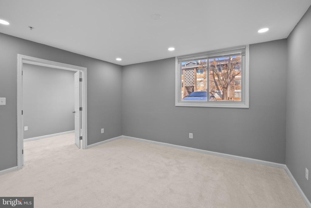 542 WILSON BRIDGE DRIVE 6743 B2