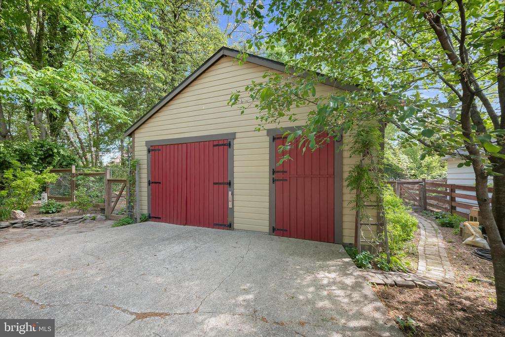 4014 TENNYSON ROAD