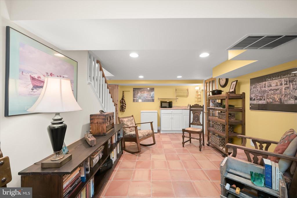 4014 TENNYSON ROAD