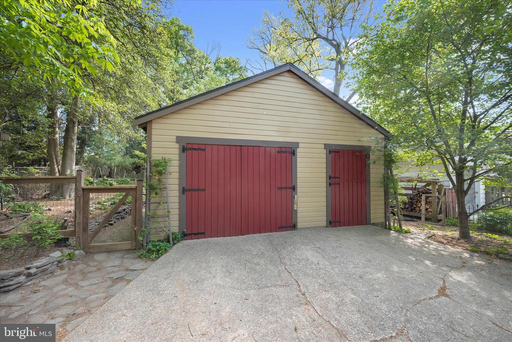 4014 TENNYSON ROAD