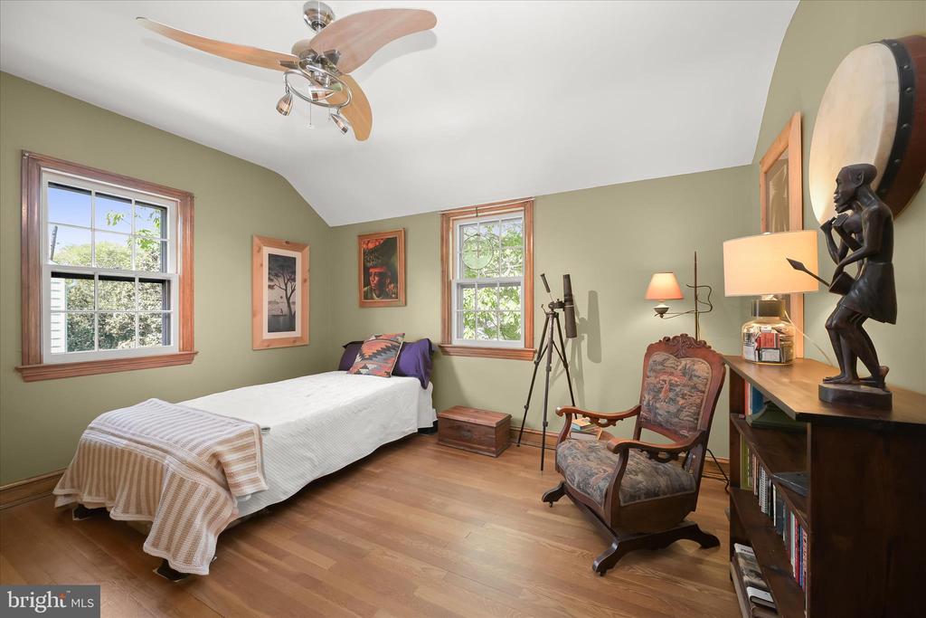 4014 TENNYSON ROAD