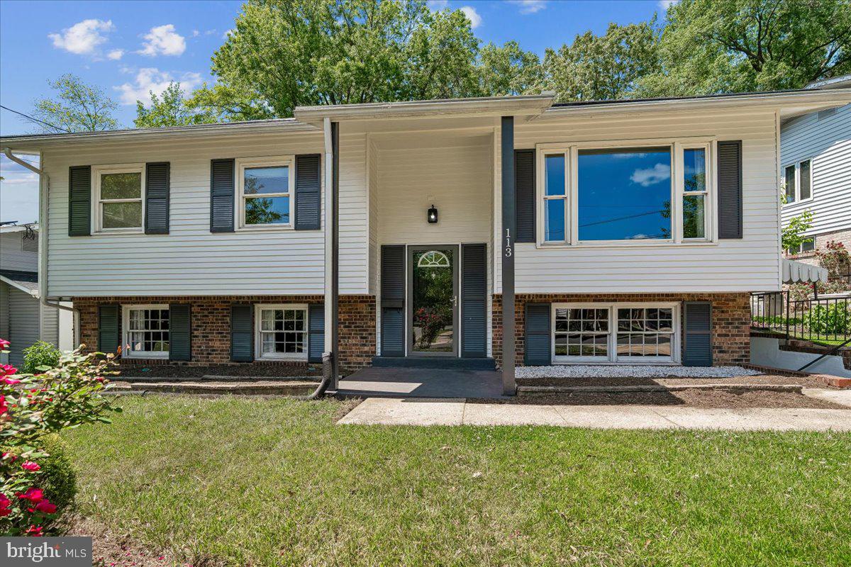 113 ROSEWOOD DRIVE
