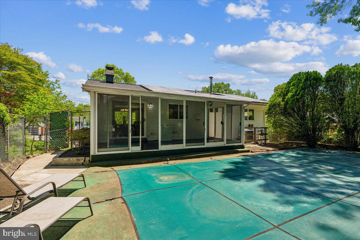 113 ROSEWOOD DRIVE